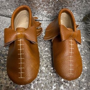 Football Themed Monkey Feet (4-5Y)
